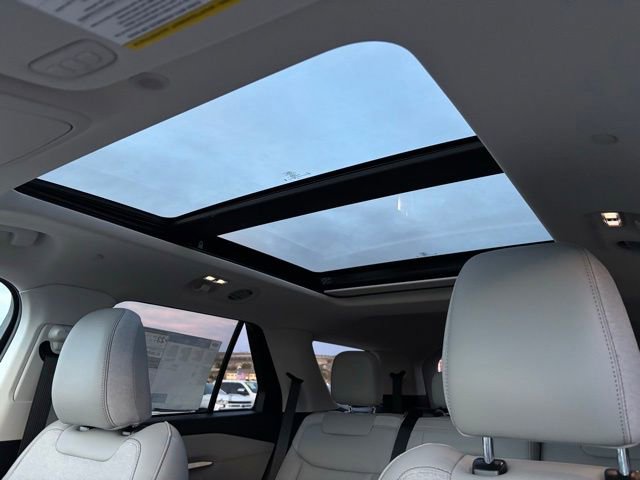 New 2025 Ford Explorer Active w/ Active Comfort Package image 30