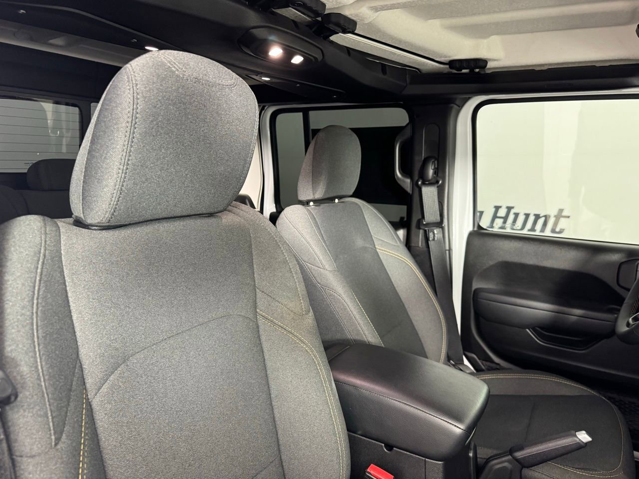 Used 2025 Jeep Gladiator Sport image 32