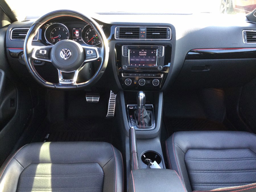 Used 2017 Volkswagen Jetta GLI FWD image 37