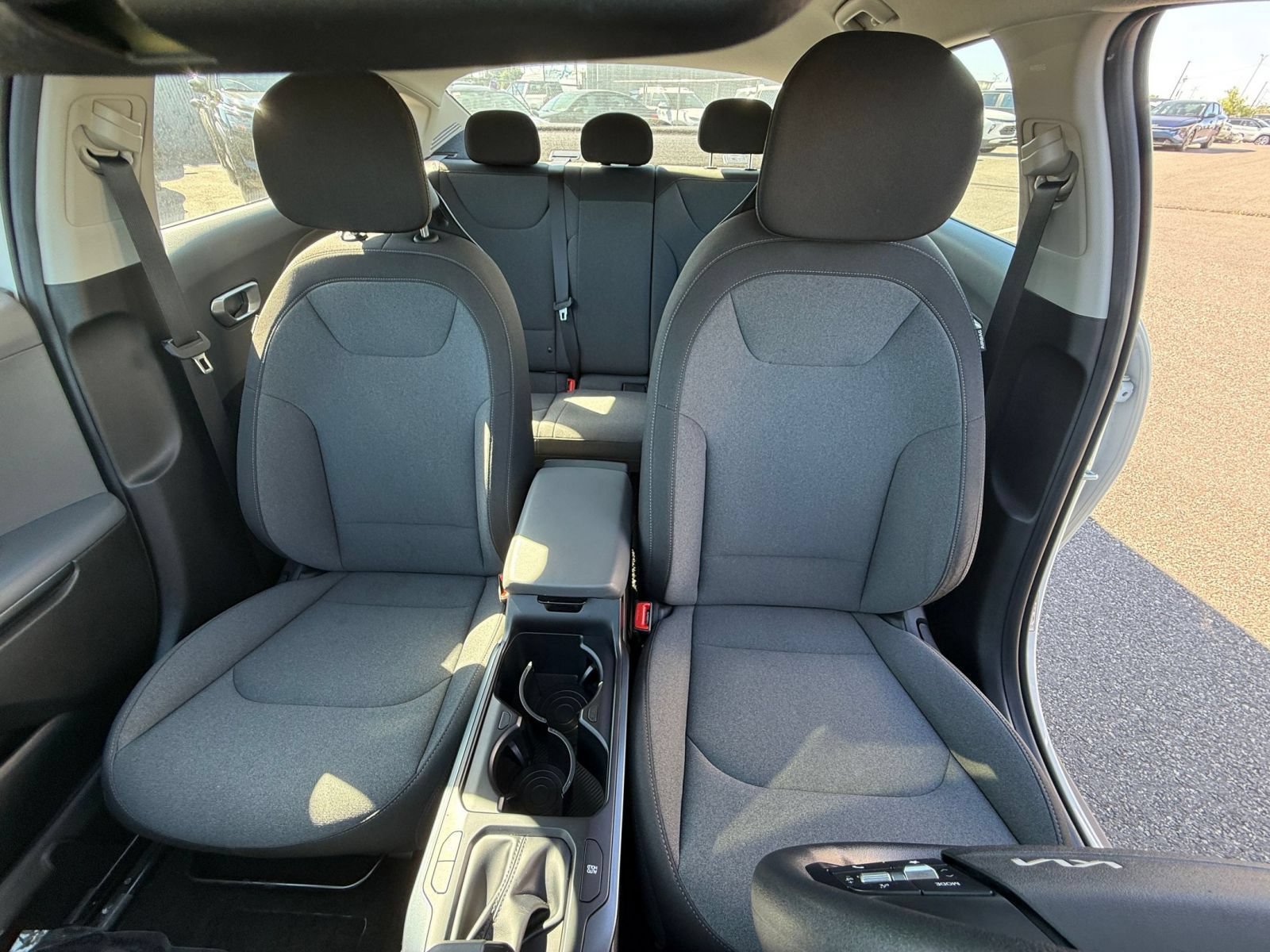 Used 2025 Kia K4 FWD image 35