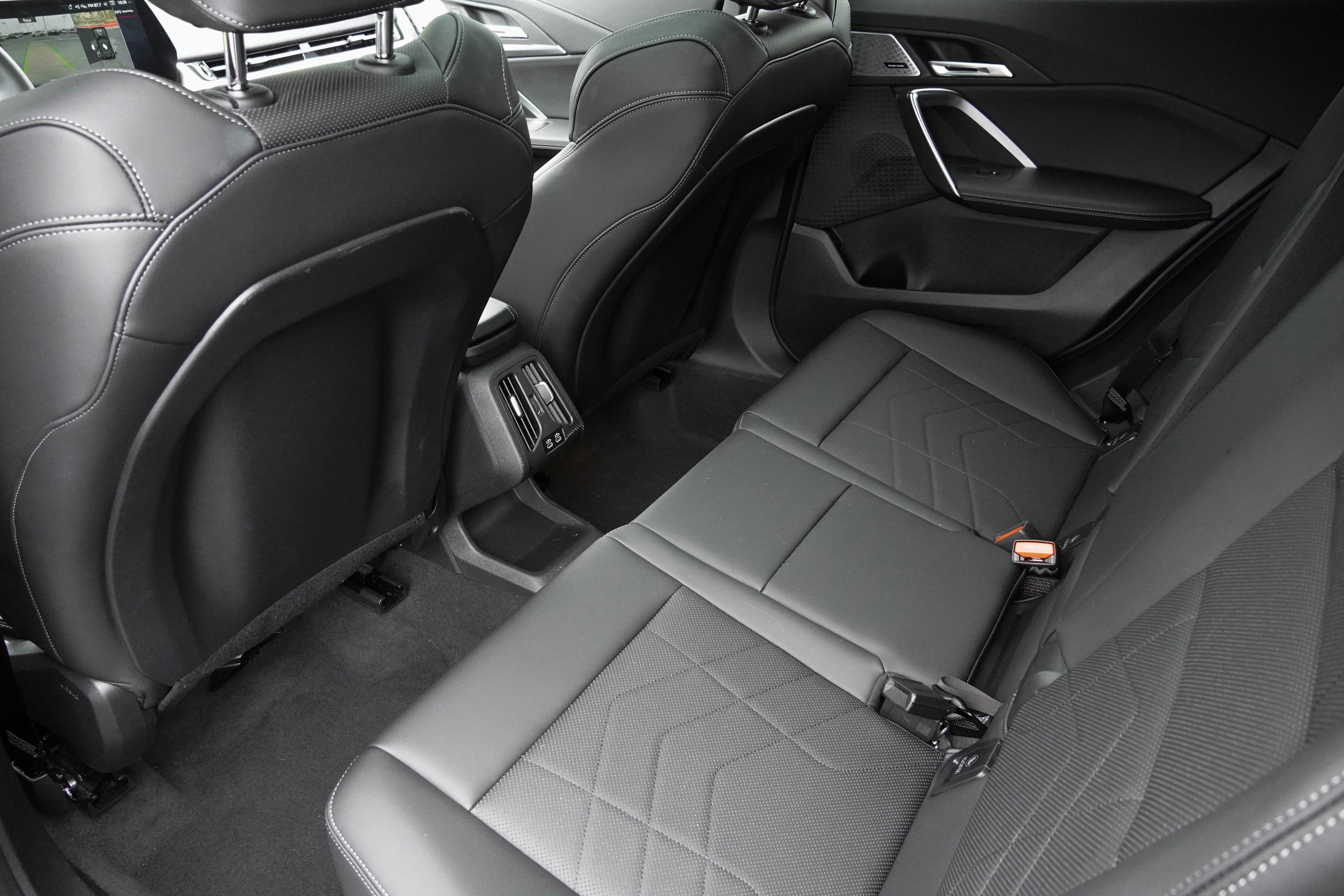 Certified 2025 BMW X2 M35i image 35