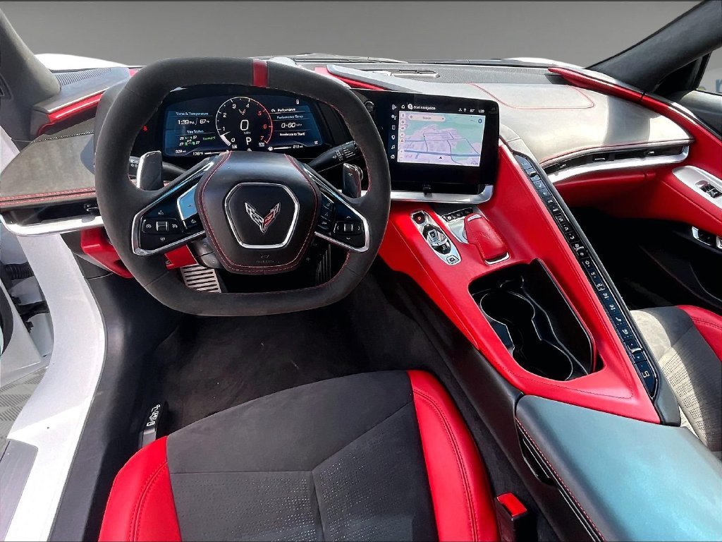 Used 2025 Chevrolet Corvette Stingray Premium Cpe w/ Z51 Performance Package RWD image 21