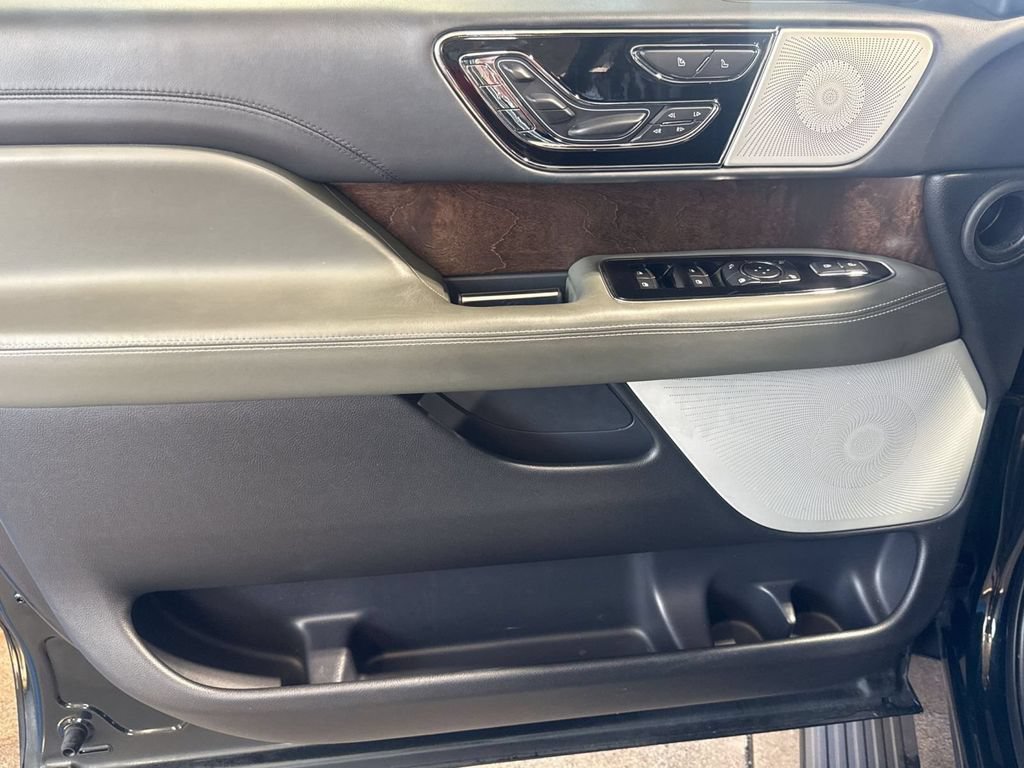 Certified 2022 Lincoln Navigator Black Label AWD/4WD image 15