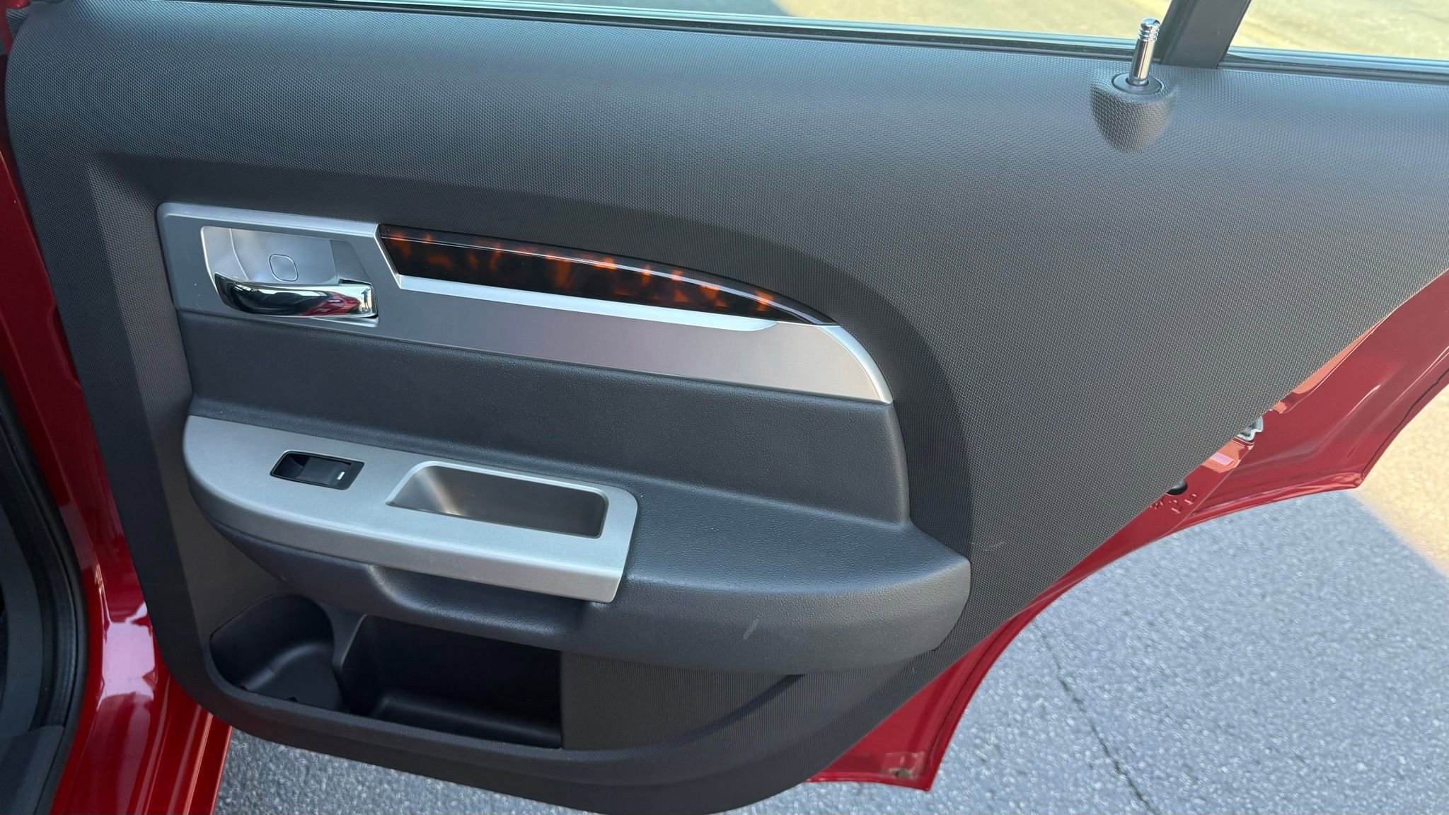 Used 2010 Chrysler Sebring Limited image 20