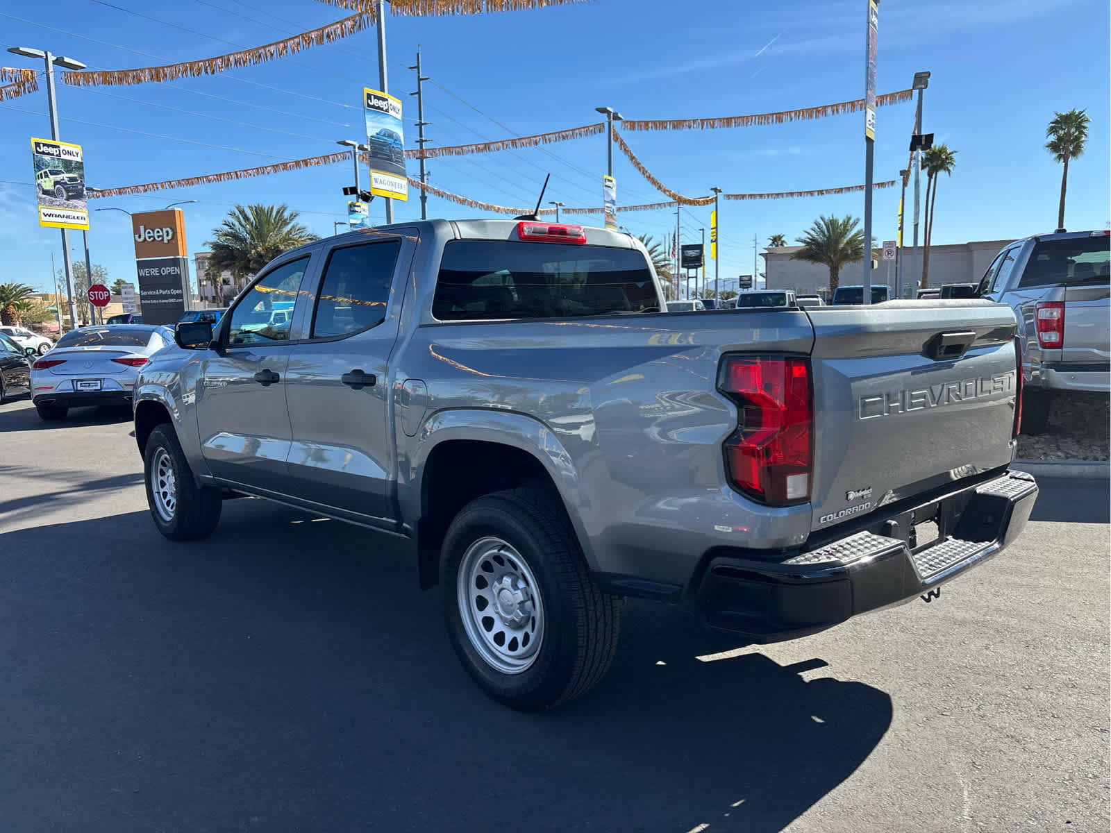 Used 2023 Chevrolet Colorado W/T image 7