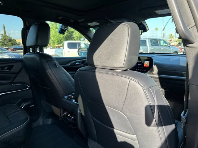 Certified 2026 Chevrolet Traverse High Country FWD image 25