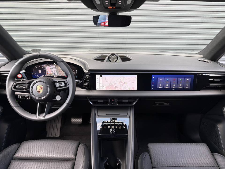 Certified 2025 Porsche Macan 4 Electric AWD/4WD image 14