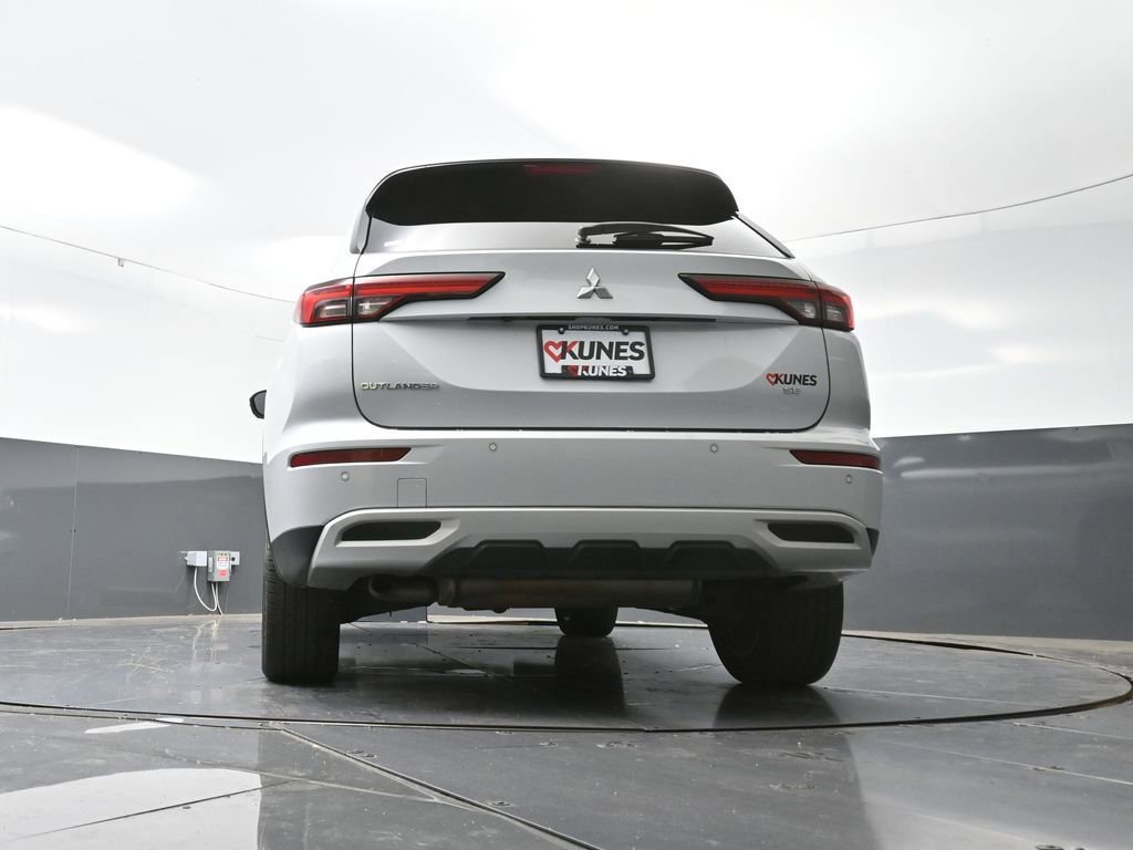 Used 2024 Mitsubishi Outlander SE image 57