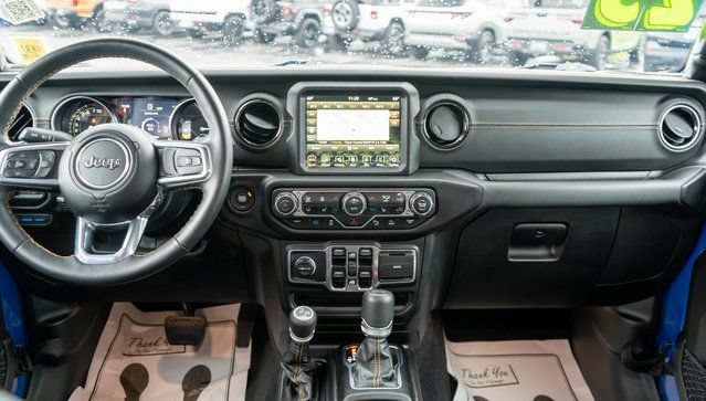 Used 2023 Jeep Wrangler Unlimited Sahara AWD/4WD image 14