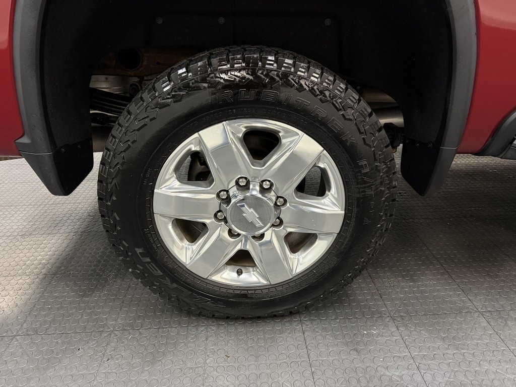Used 2020 Chevrolet Silverado 2500 LTZ image 12
