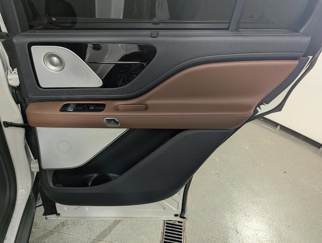 Used 2025 Lincoln Aviator Reserve w/ Equipment Group 201A image 20