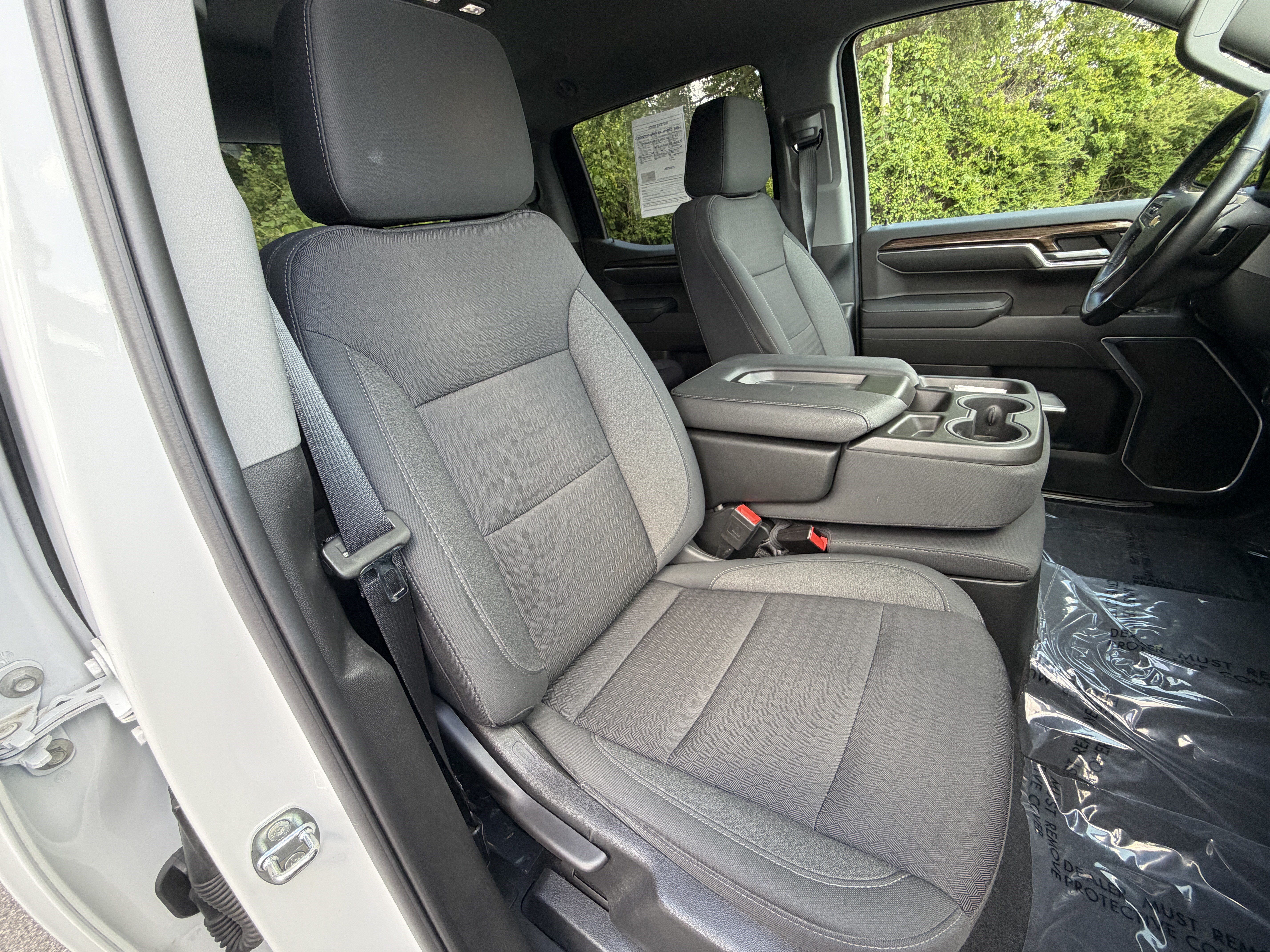 Used 2022 Chevrolet Silverado 1500 LT AWD/4WD image 17
