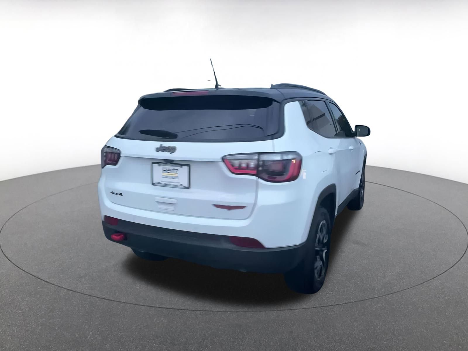 Used 2025 Jeep Compass Trailhawk image 15