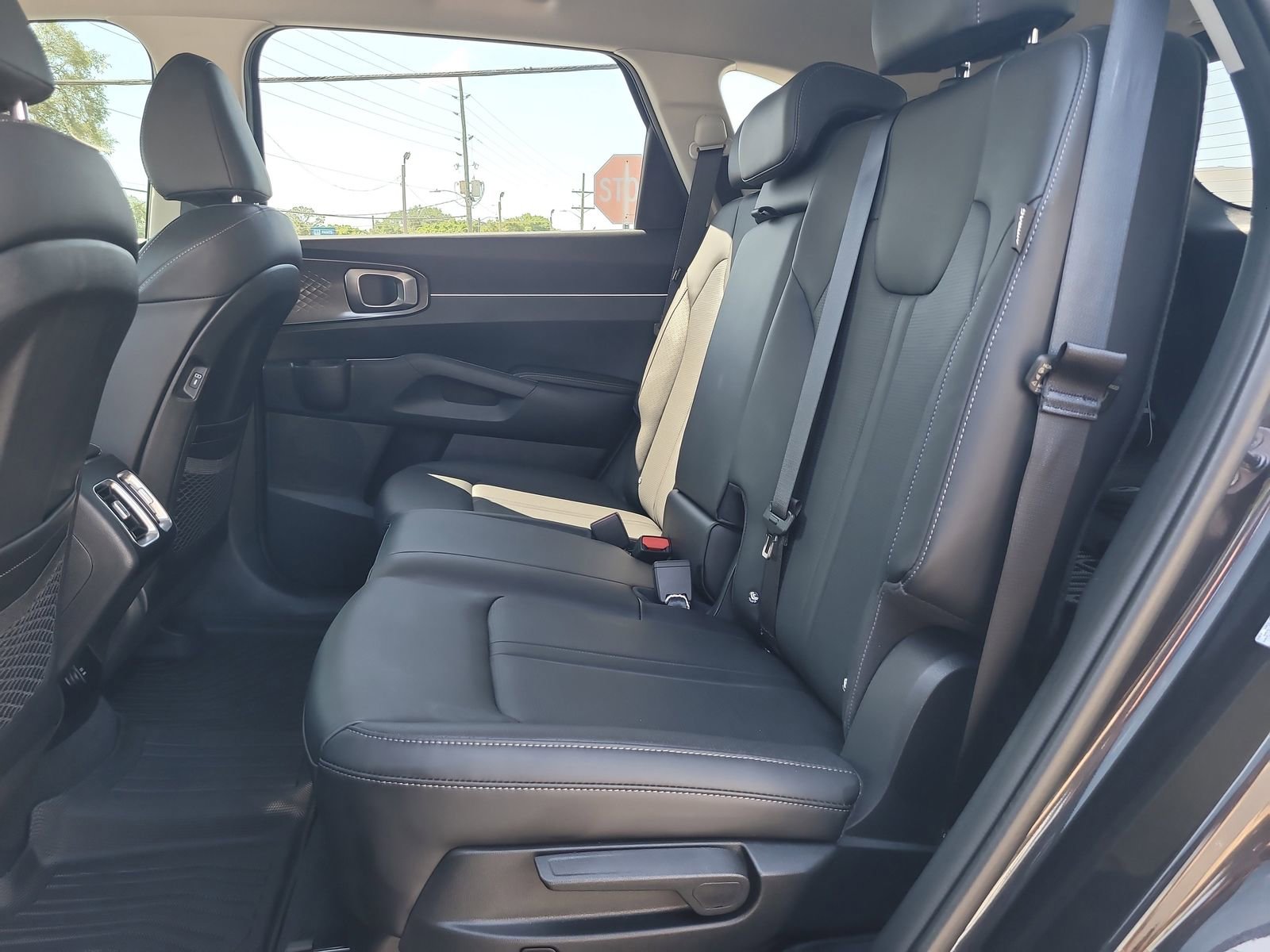 Used 2026 Kia Sorento S image 9