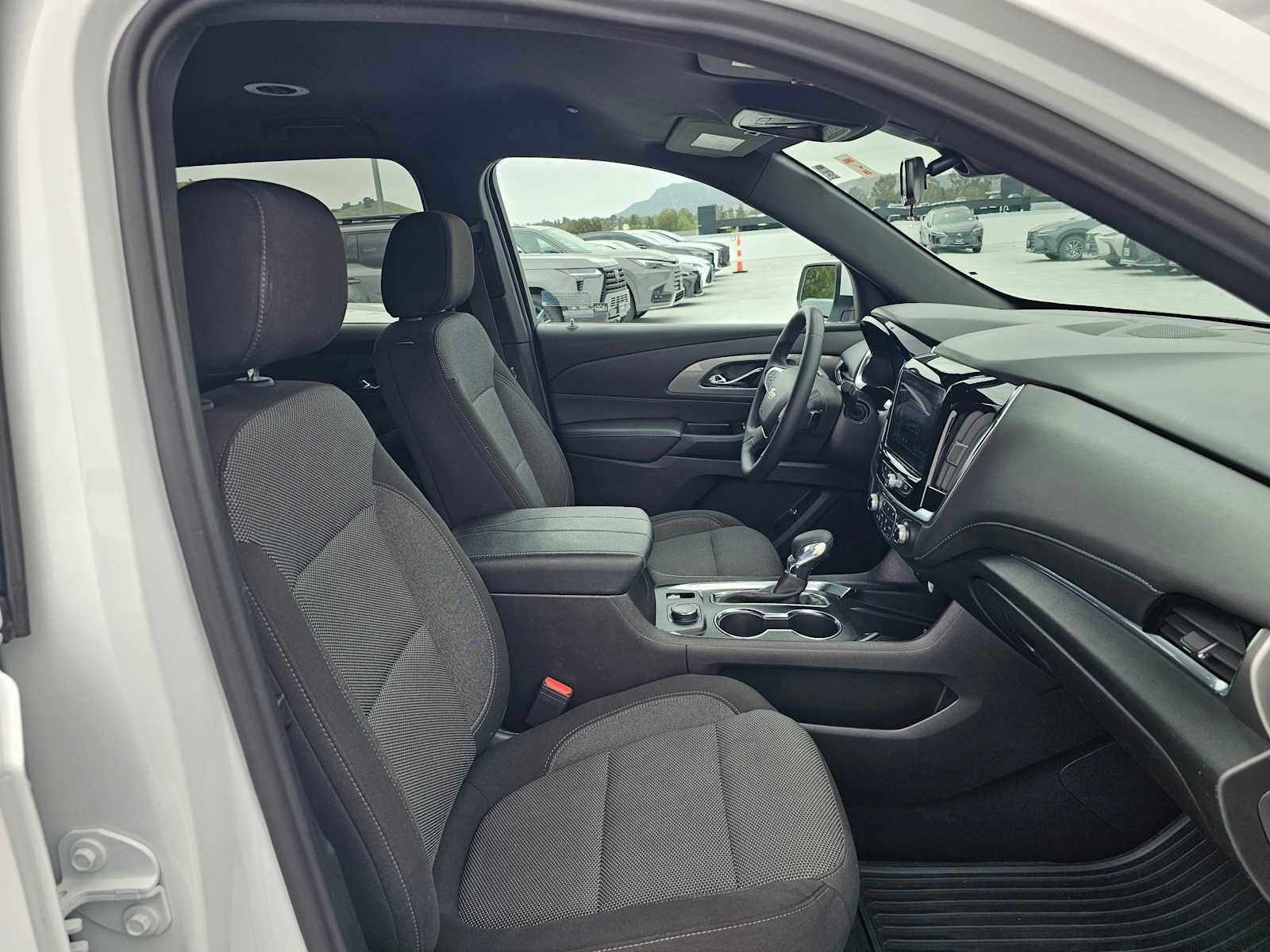 Used 2023 Chevrolet Traverse LT FWD image 10