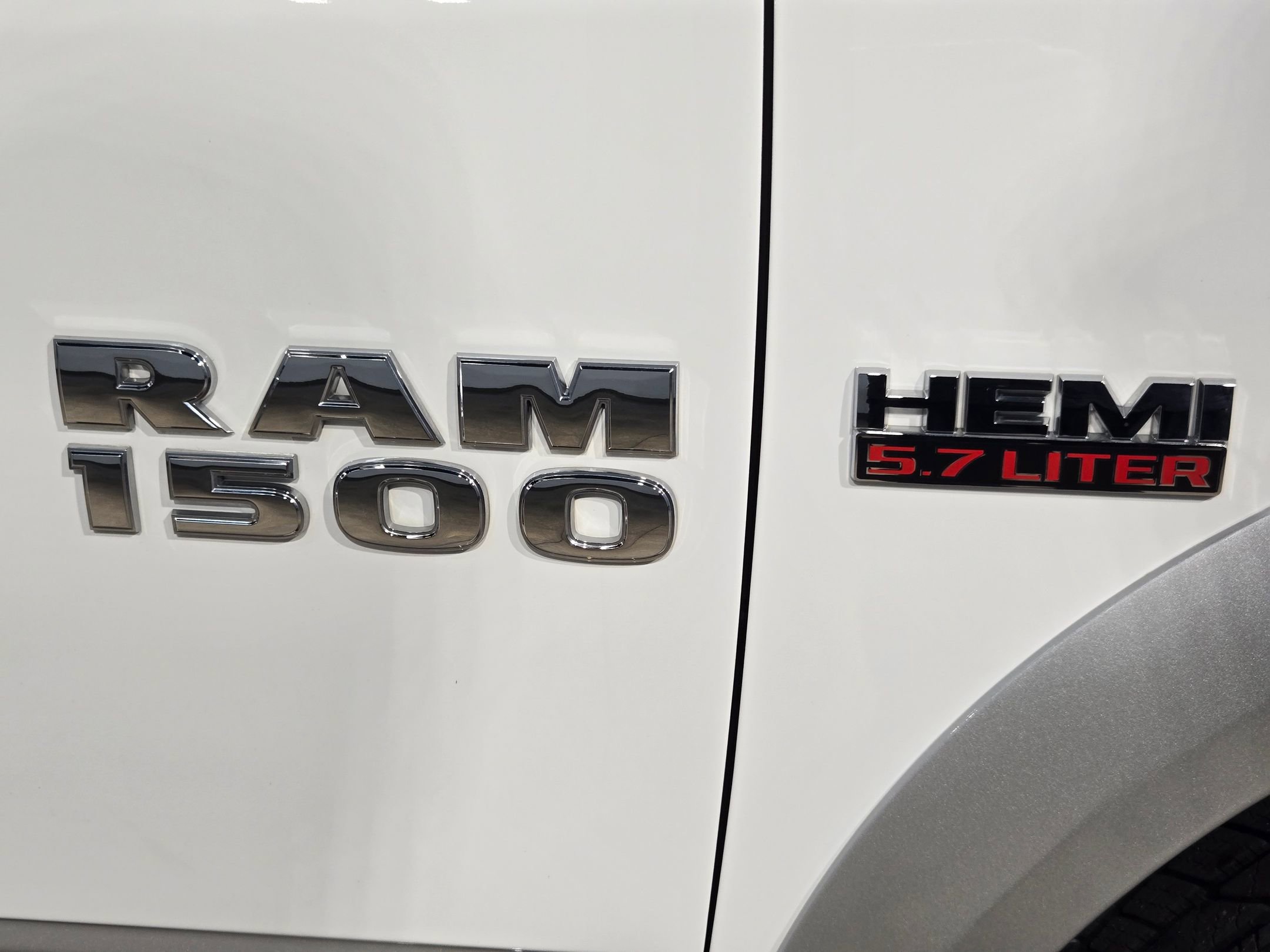 Used 2017 RAM 1500 Laramie image 10