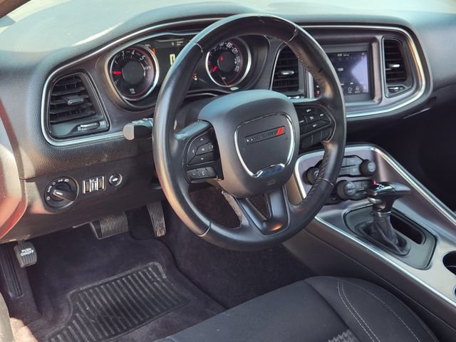 Used 2018 Dodge Challenger SXT RWD image 27