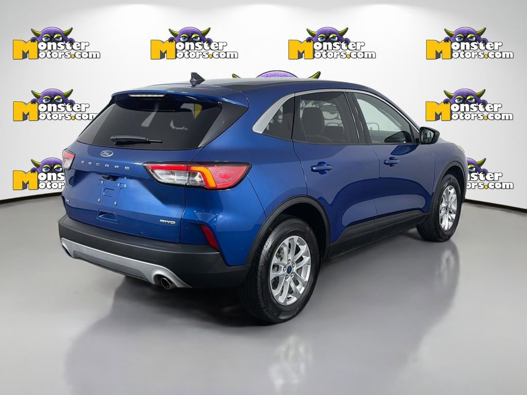 Used 2022 Ford Escape SE w/ Cold Weather Package image 5
