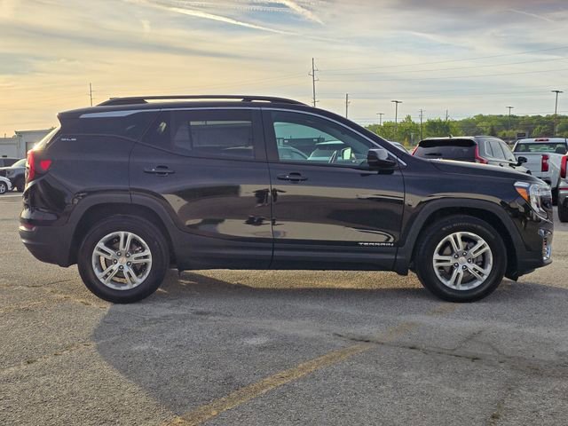 Used 2023 GMC Terrain SLE w/ Driver Convenience Package FWD image 6