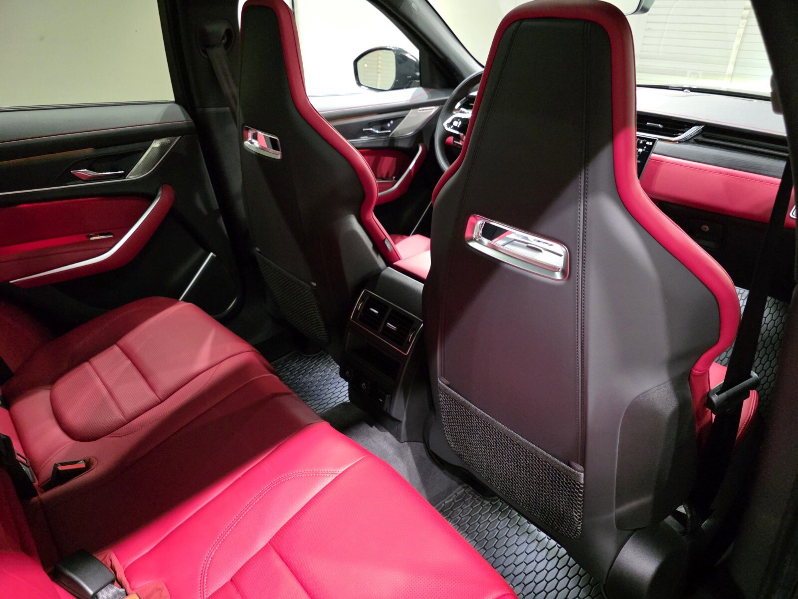 New 2026 Jaguar F-PACE R-Dynamic S image 22