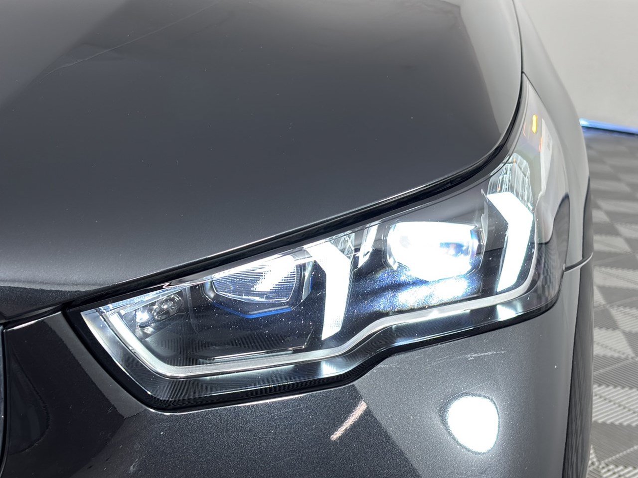 Used 2027 BMW 540i xDrive AWD/4WD image 12