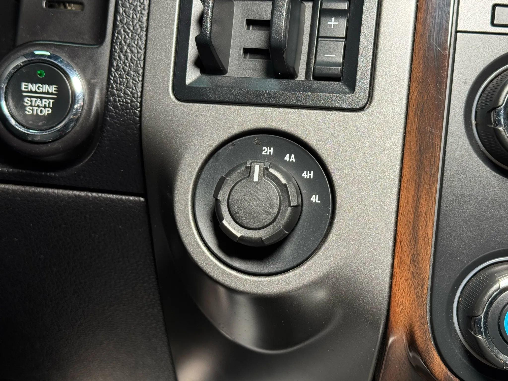 Used 2015 Ford Expedition EL Platinum image 52