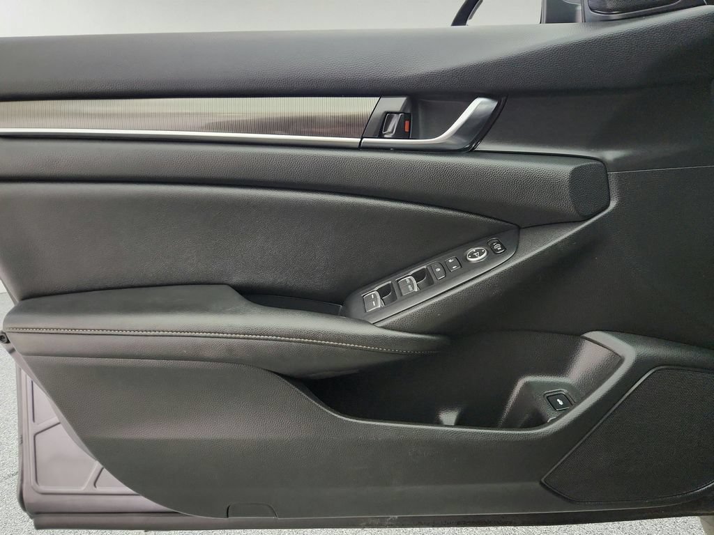 Used 2019 Honda Accord Sport image 18