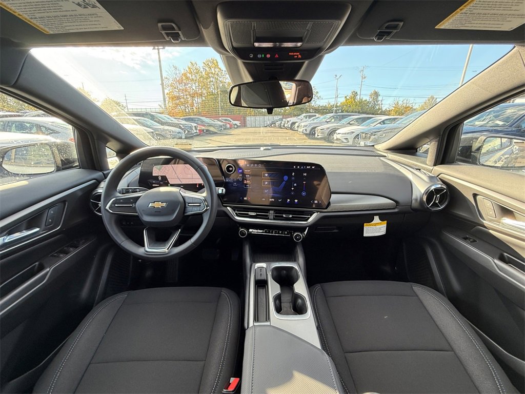 New 2026 Chevrolet Equinox EV LT w/ Midnight Package image 16