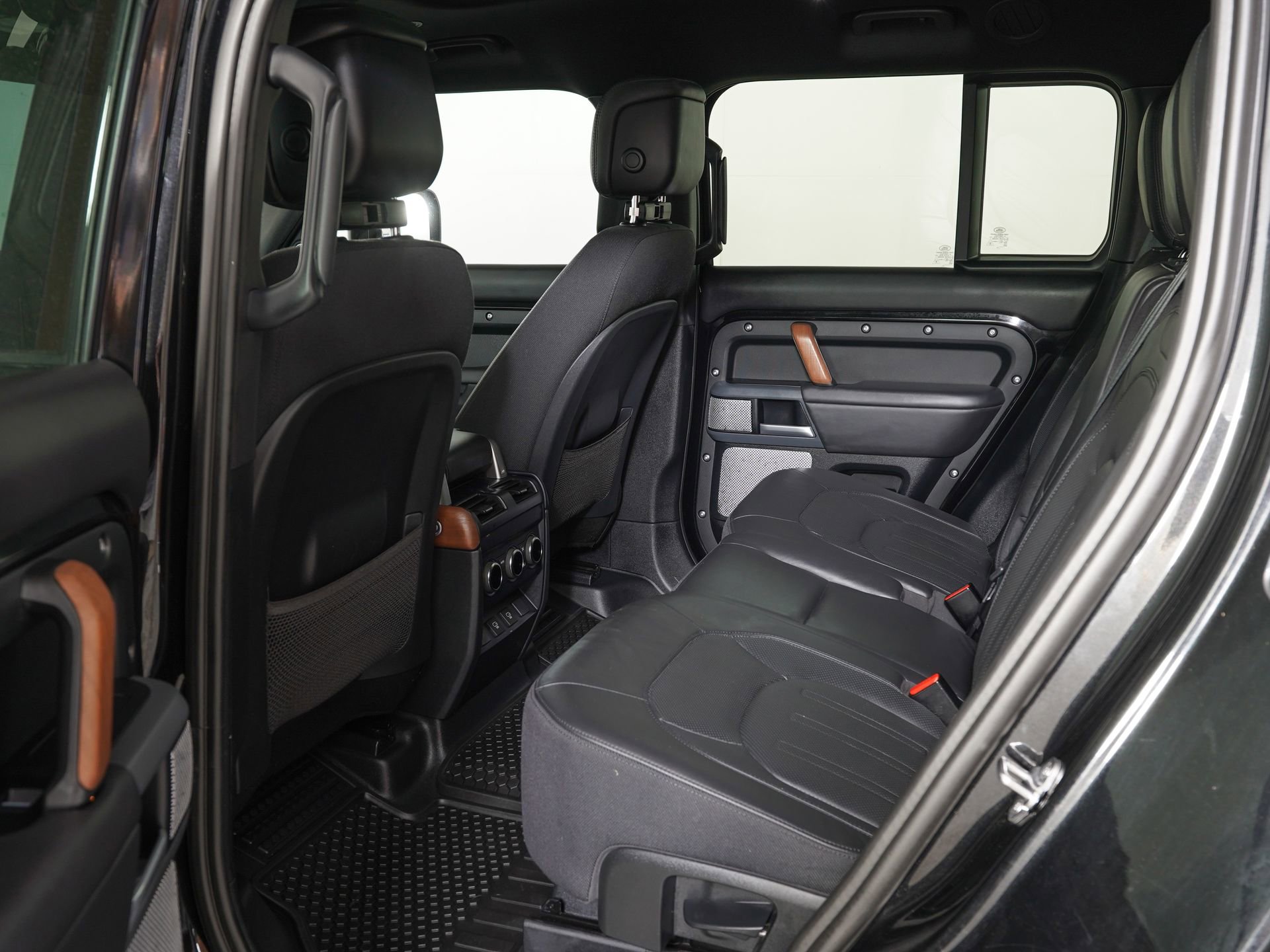 Used 2024 Land Rover Defender 130 X image 14