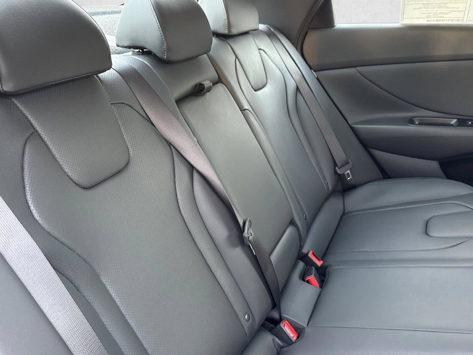 New 2026 Hyundai Elantra SEL Sport FWD image 19