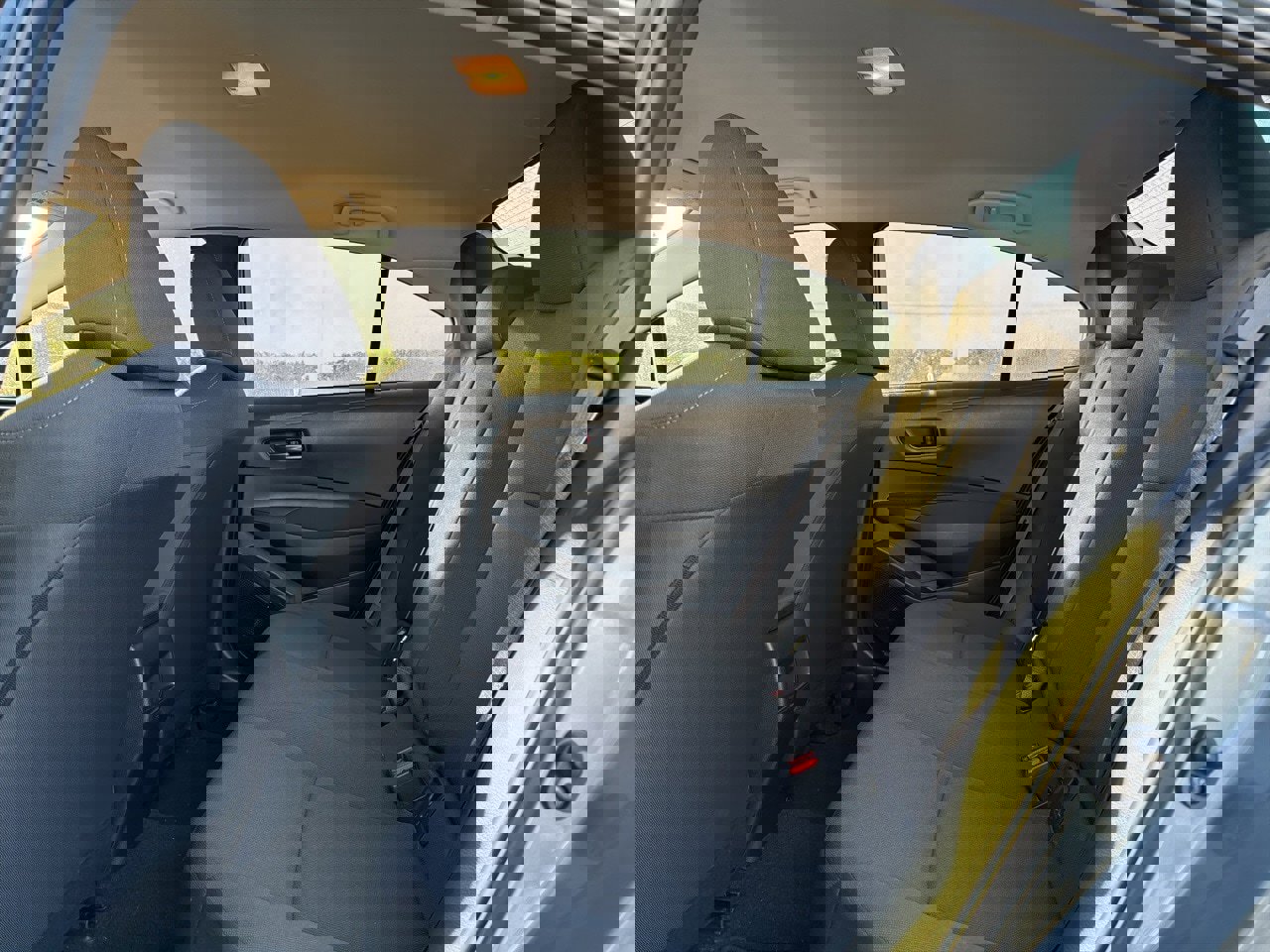 Used 2022 Toyota Corolla LE image 5