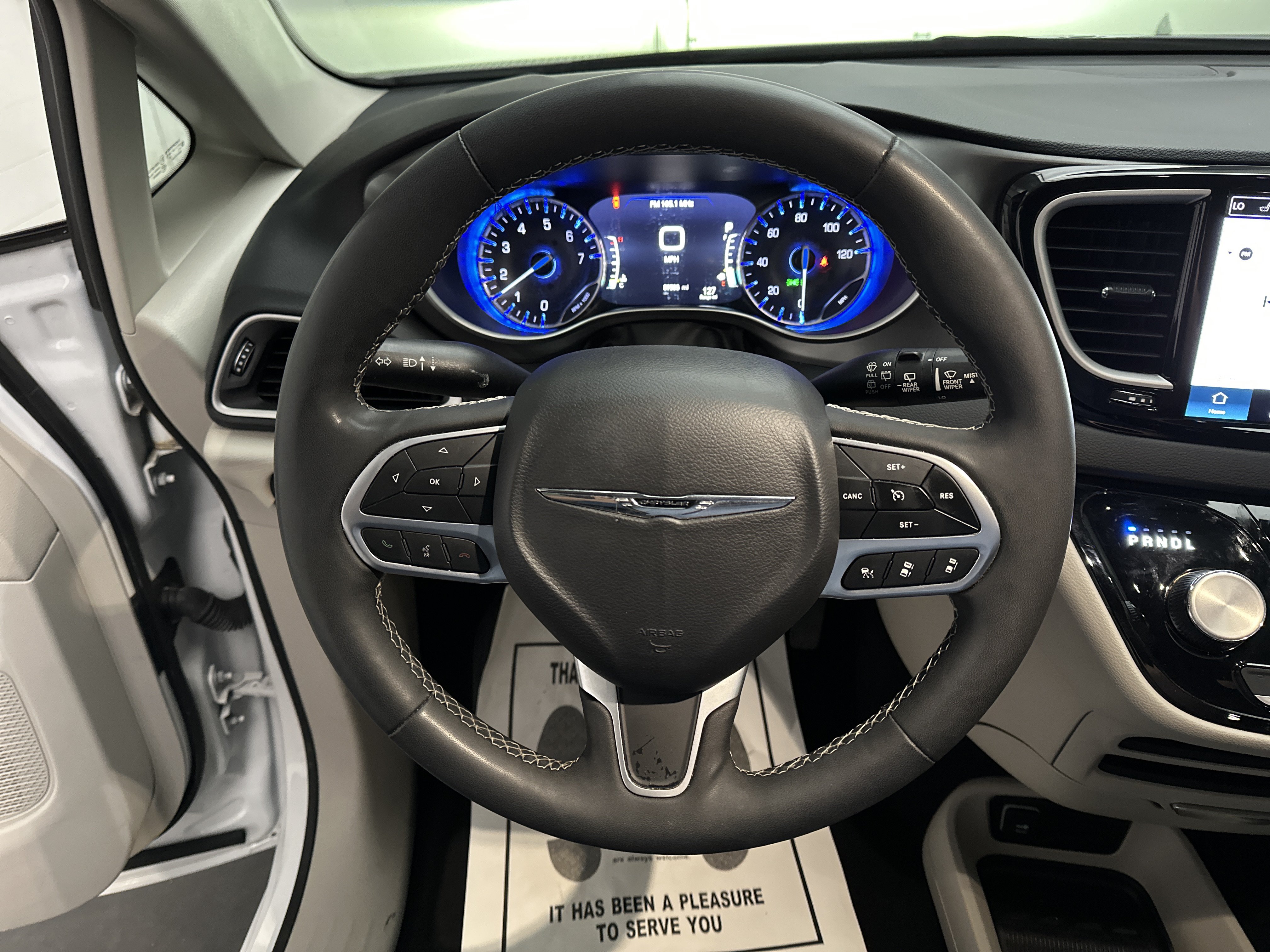 Used 2023 Chrysler Pacifica Touring-L FWD image 26