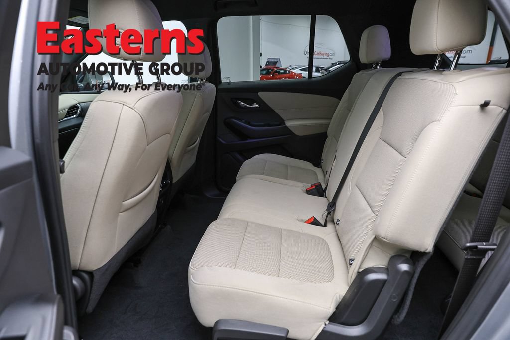 Used 2023 Chevrolet Traverse LS FWD image 21