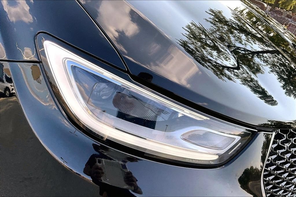 Used 2024 Chrysler Pacifica Limited FWD image 28