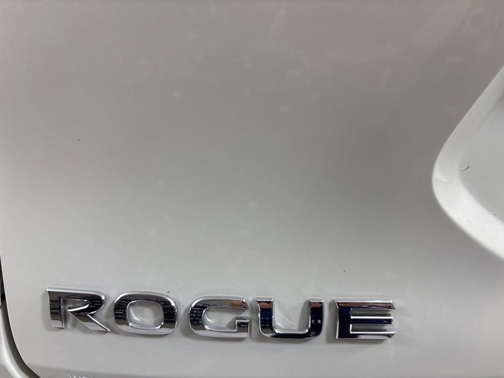 Used 2018 Nissan Rogue SL w/ Premium Package FWD image 5