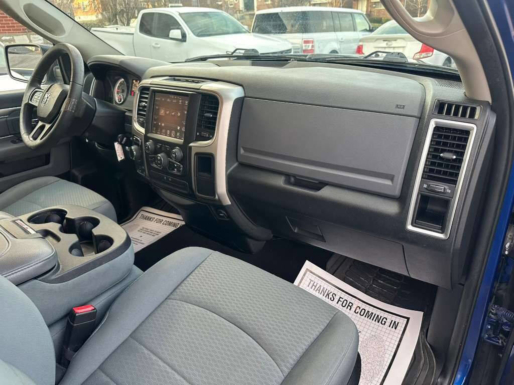 Used 2017 RAM 1500 Classic SLT AWD/4WD image 14