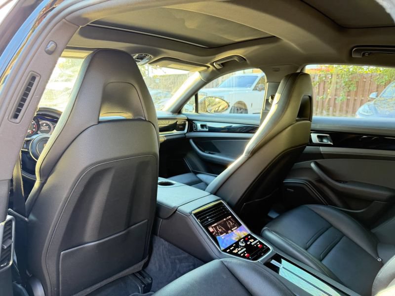 Used 2018 Porsche Panamera 4 AWD/4WD image 18