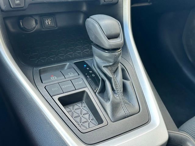 Used 2023 Toyota RAV4 LE image 23