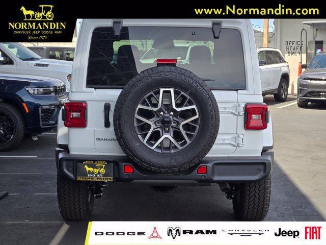 New 2026 Jeep Wrangler Unlimited Sahara AWD/4WD image 4