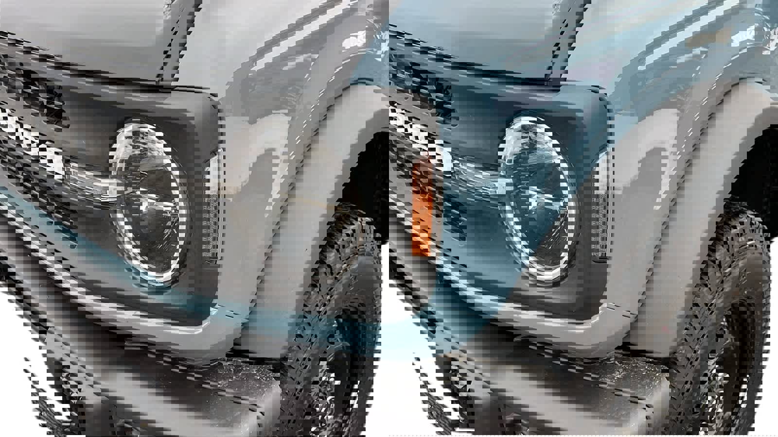 Used 2022 Ford Bronco Black Diamond image 9