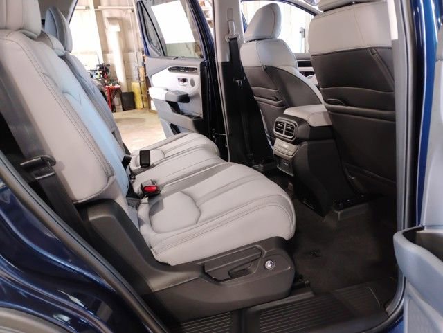 New 2025 Honda Pilot Touring image 17