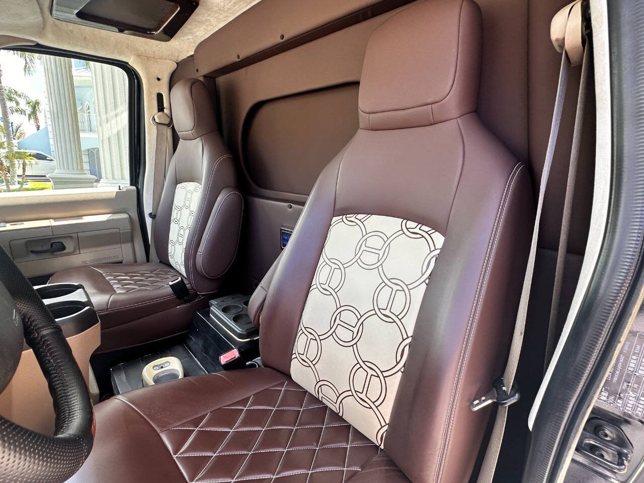 Used 2010 Ford E-350 and Econoline 350 XLT RWD image 43