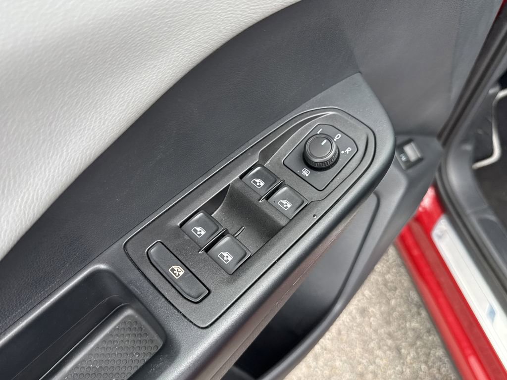 Used 2023 Volkswagen Taos SE image 11