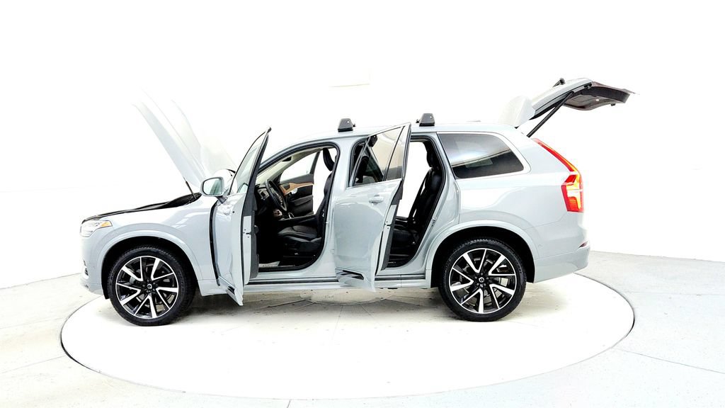 Used 2024 Volvo XC90 B6 Plus AWD/4WD image 10