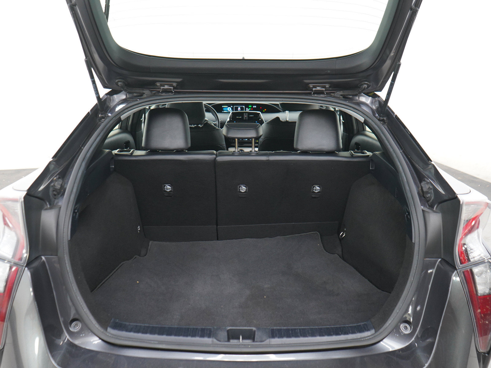 Used 2016 Toyota Prius Four Touring FWD image 16