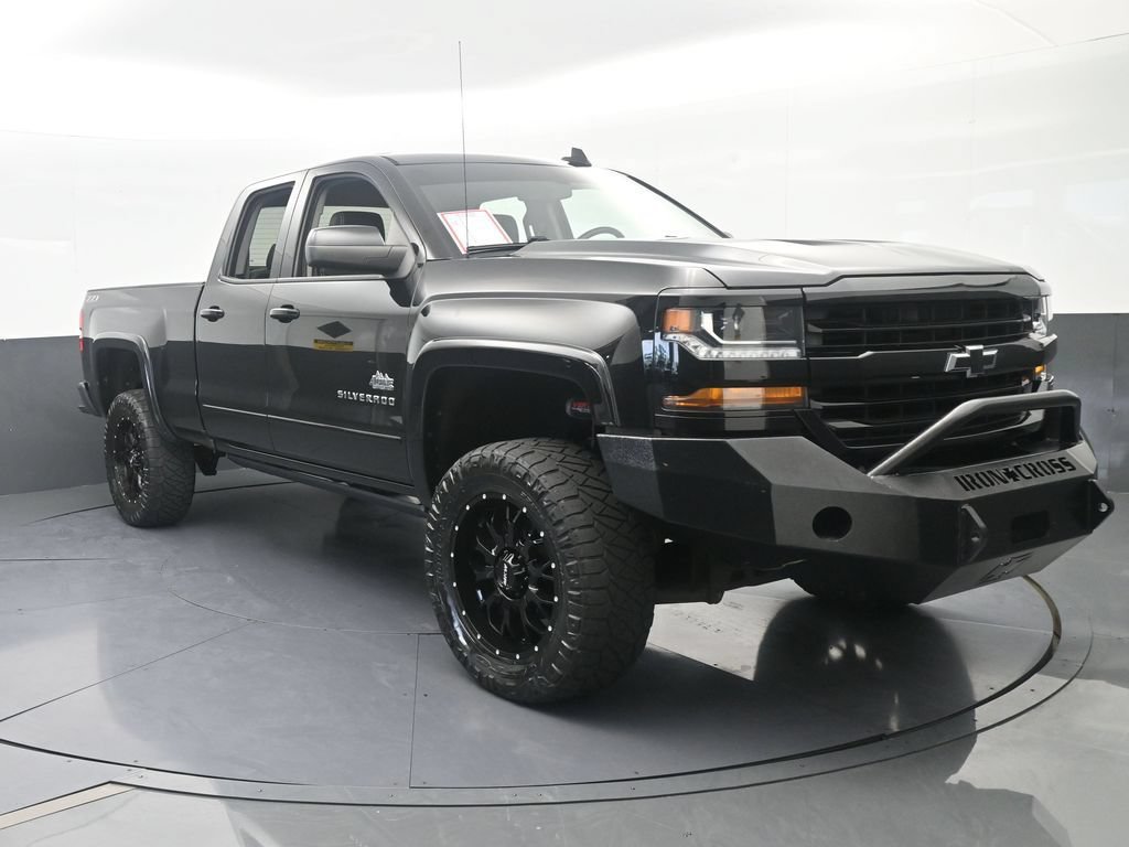 Used 2018 Chevrolet Silverado 1500 LT w/ All Star Edition AWD/4WD image 9