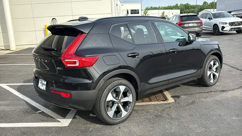 New 2026 Volvo XC40 B5 Core w/ Climate Package AWD/4WD image 29