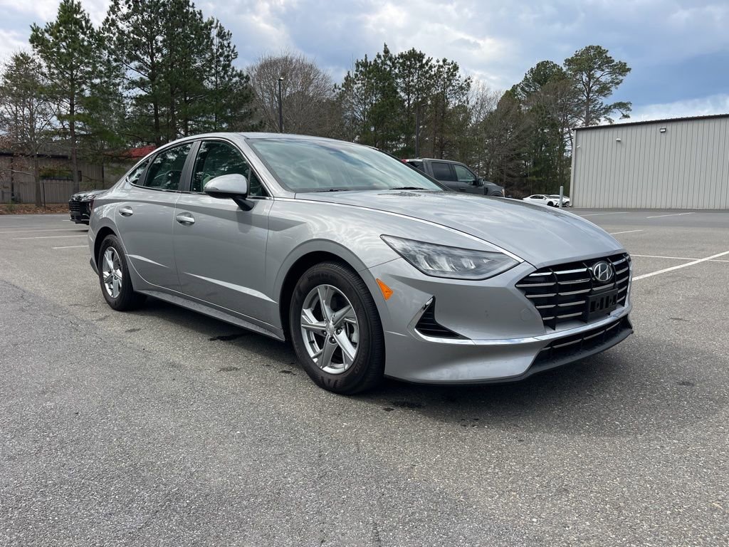 Used 2023 Hyundai Sonata SE w/ Preferred Accessory Package image 4