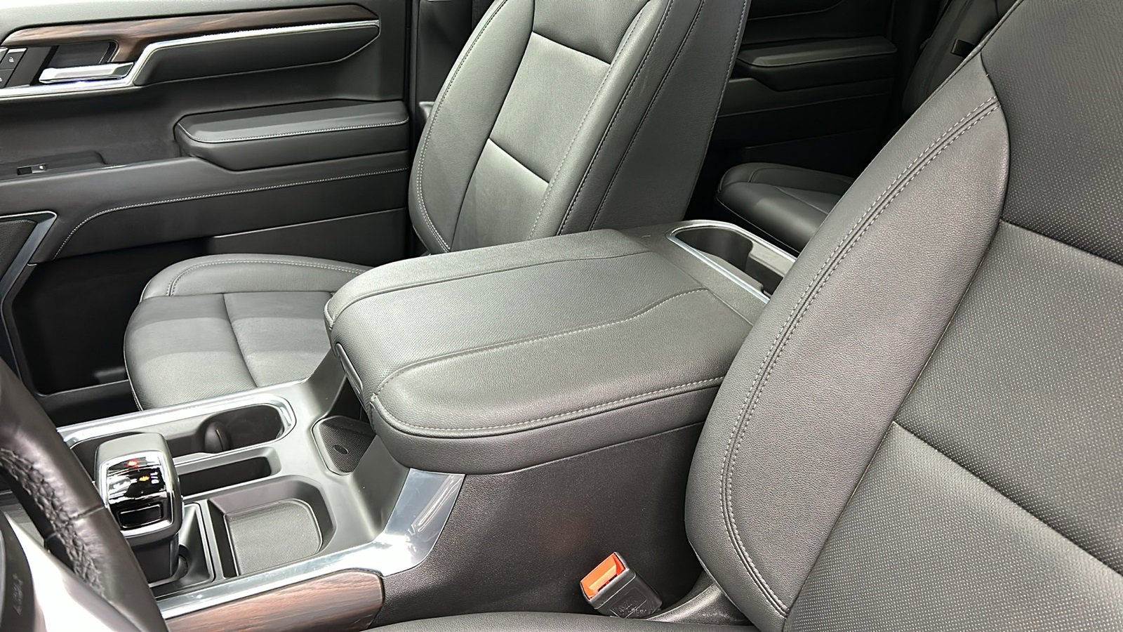 Used 2023 GMC Sierra 1500 SLT image 28