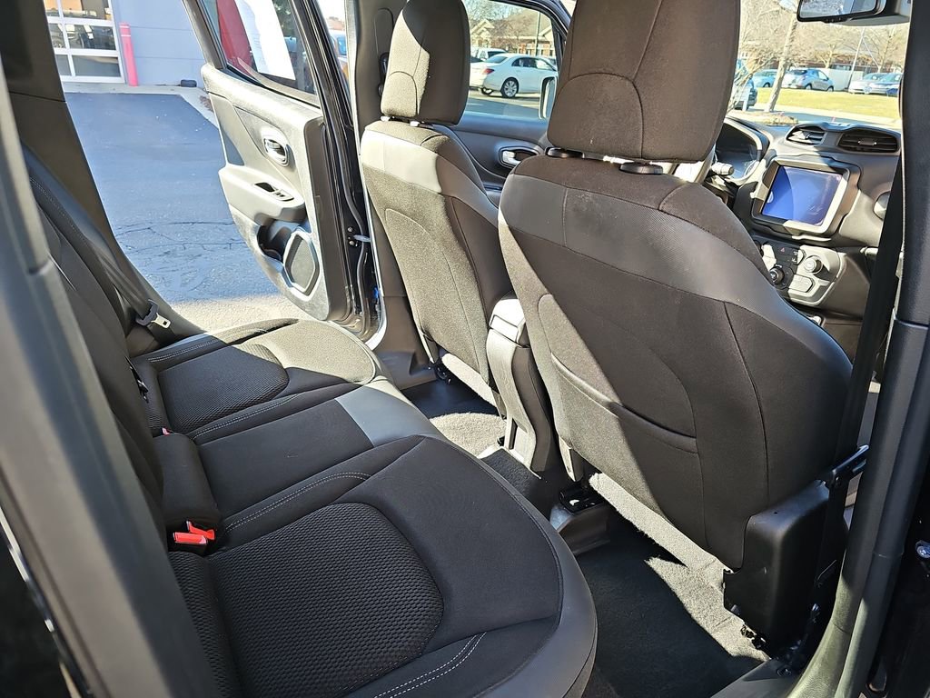Used 2023 Jeep Renegade Altitude w/ Convenience Group I image 11